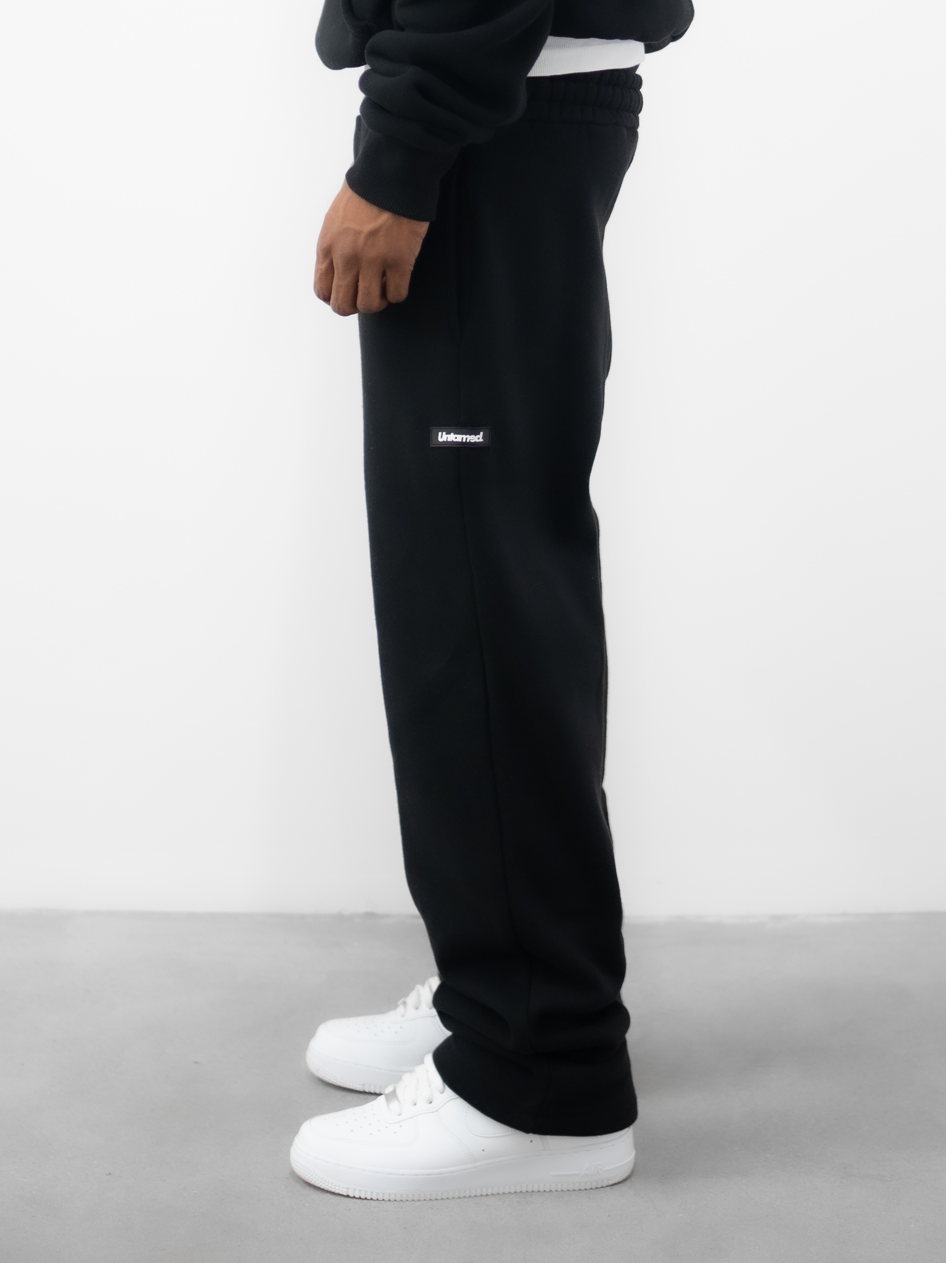 UNTAMED OPEN LEG JOGGER BLACK