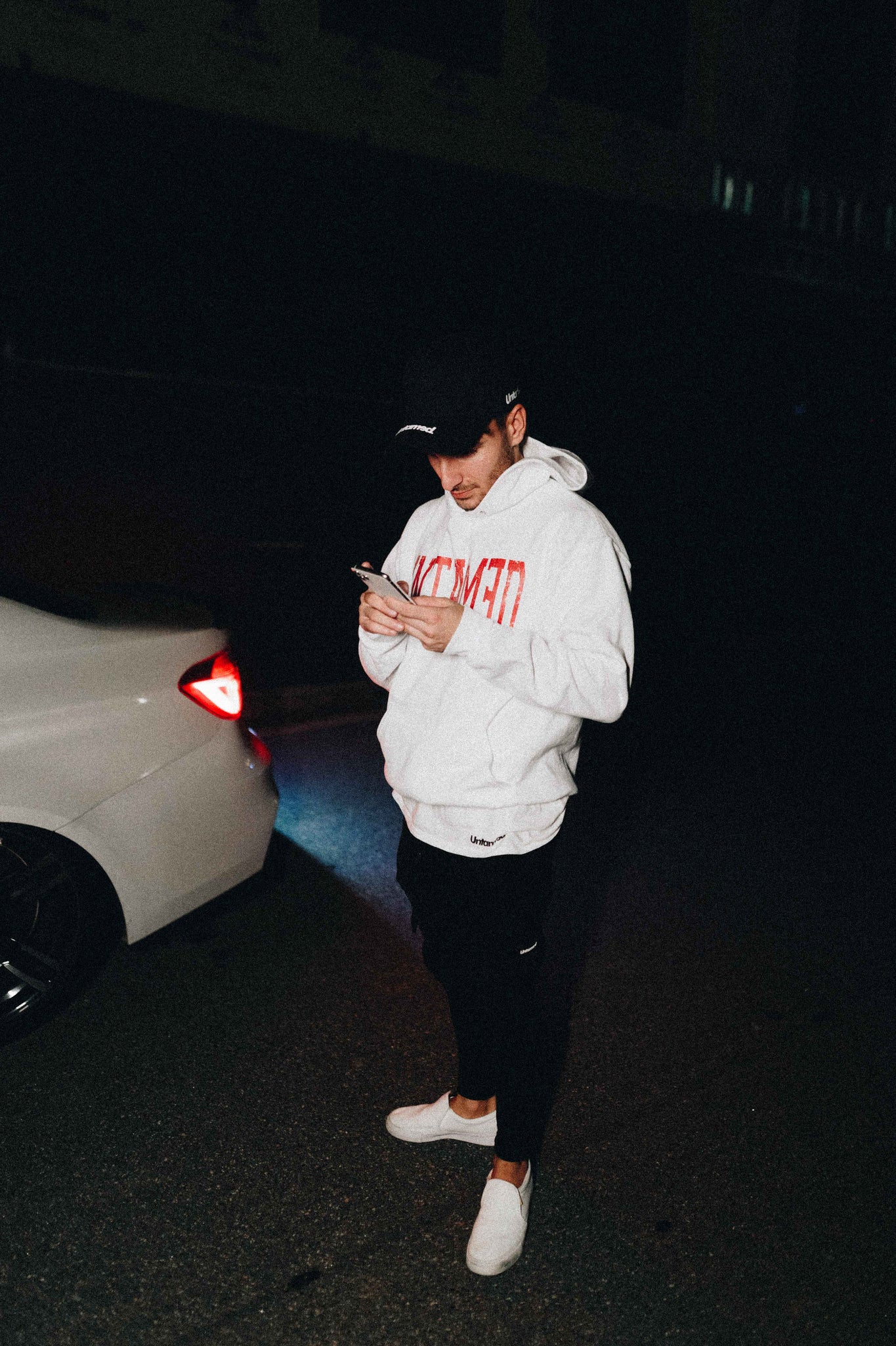 UNTAMED WHITE UNIVERSITY HOODIE