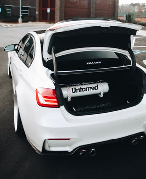 UNTAMED BANNER BLACK